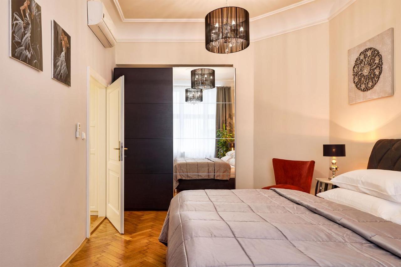 Pragueone Apartment,A/C,Terrace Ngoại thất bức ảnh