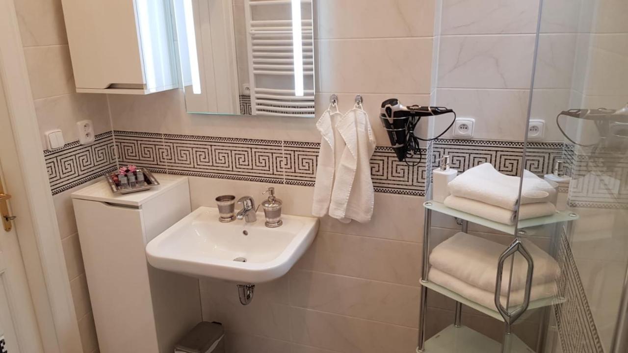 Pragueone Apartment,A/C,Terrace Ngoại thất bức ảnh